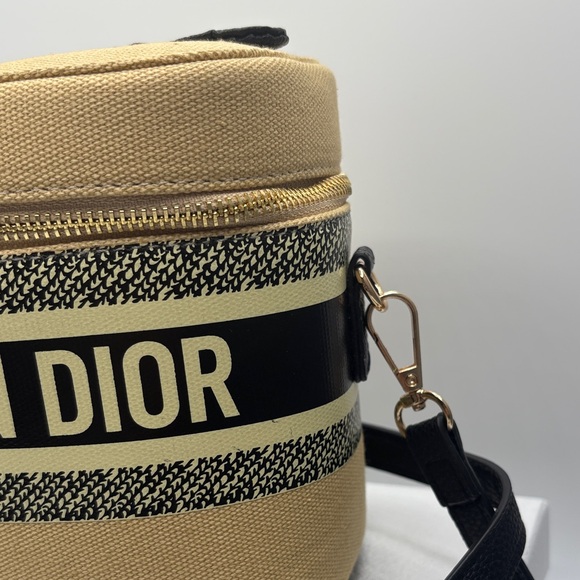 Christian Dior Beige and Black GWP Crossbody Bag - Picture 3 of 6